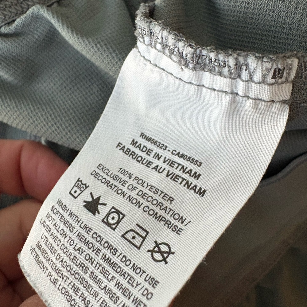 Nike Men's Light Gray Athletic Shorts . Features zippered pockets as well - Picture 10 of 10